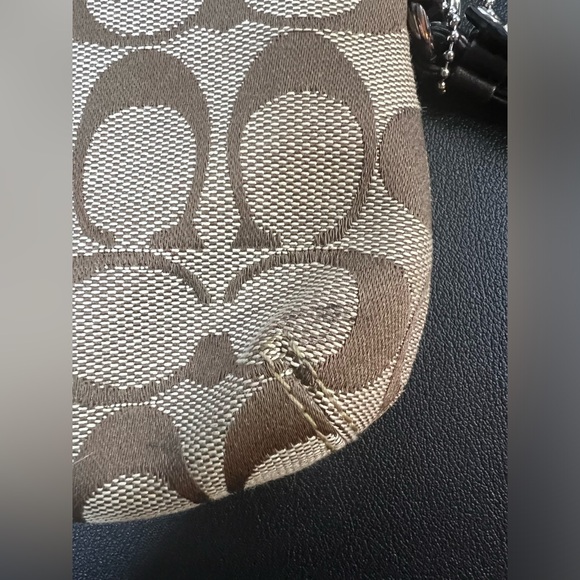 Coach Signature C Wristlet - Picture 5 of 11